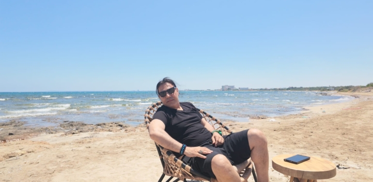 RAMİZ ÖZBAY’DAN SÜRPRİZ! “GURUR” İÇİN KIBRIS’I SETE ÇEVİRDİ…