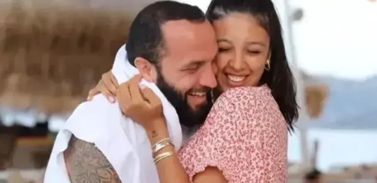 Berkay Şahin üçüncü kızını kucağına aldı! Adını Mihre koydu